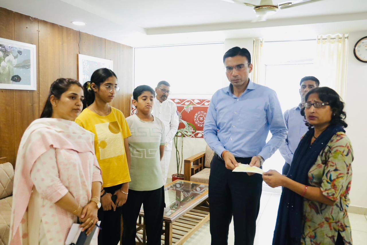 जिलाधिकारी सविन बंसल की पहल से बेटी की शिक्षा ‘नंदा-सुनंदा से हुई पुनर्जीवित