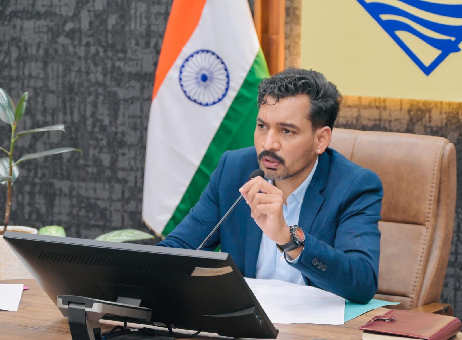 जिलाधिकारी डॉ. आशीष चौहान ने सभी दूरसंचार कंपनियों को निर्धारित समयसीमा में कनेक्टिविटी लक्ष्य पूरा करने के दिए निर्देश